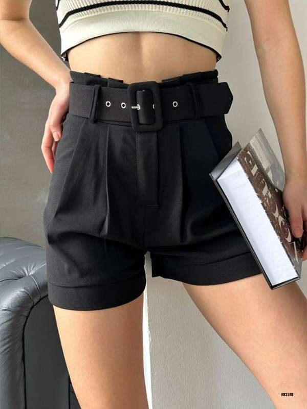 Shorts with belt